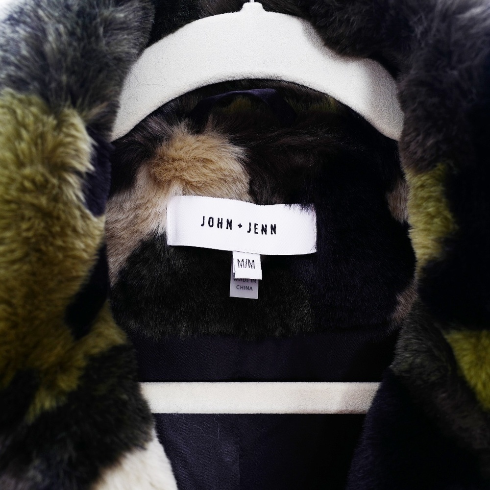 John & Jenn by Line Faux Fur Camp Coat - Size Med - Picture 5 of 7